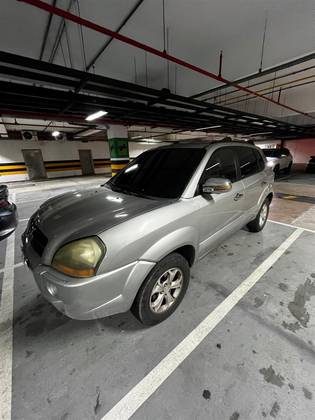HYUNDAI TUCSON 2.0 MPFI GL 16V 142CV 2WD GASOLINA 4P AUTOMÁTICO