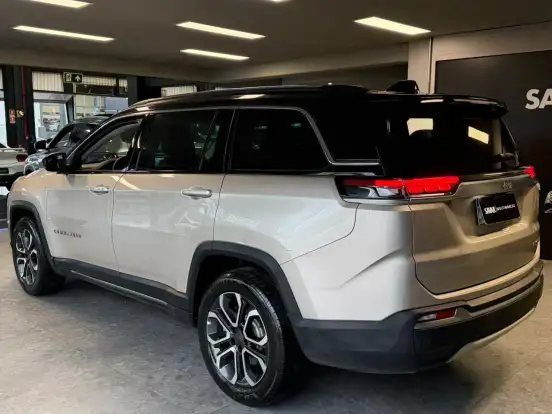 JEEP-COMMANDER-2024