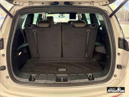 JEEP-COMMANDER-2026