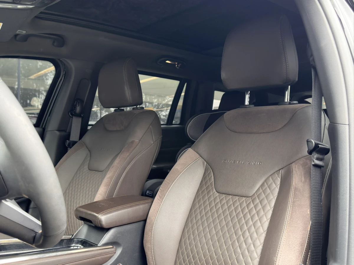 Jeep Commander — foto 14