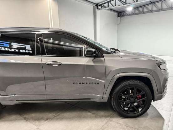 JEEP-COMMANDER-2.0 HURRICANE 4 TURBO GASOLINA BLACKHAWK AT9 JEEP-COMMANDER-2024