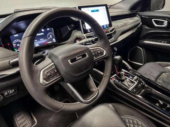 JEEP-COMMANDER-2024