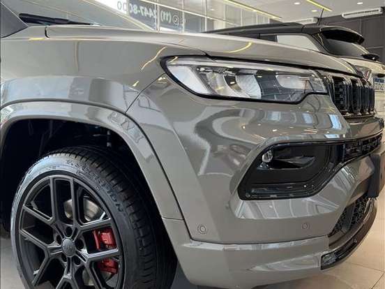 JEEP-COMPASS-2.0 HURRICANE 4 TURBO GASOLINA BLACKHAWK AT9 JEEP-COMPASS-2025