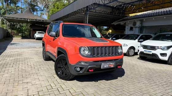 JEEP RENEGADE 2.0 16V TURBO DIESEL TRAILHAWK 4P 4X4 AUTOMÁTICO