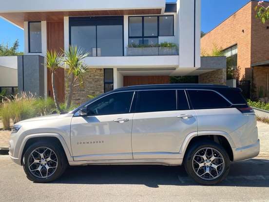 JEEP-COMMANDER-2022