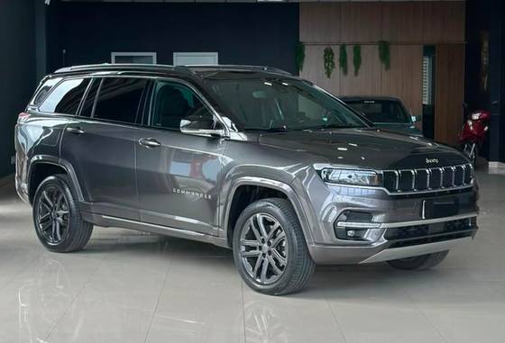 JEEP COMMANDER 2.2 TURBO DIESEL OVERLAND AT9
