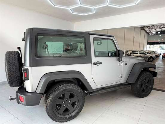 JEEP-WRANGLER-3.6 SPORT 4X4 V6 12V GASOLINA 2P AUTOMÁTICO JEEP-WRANGLER-2013