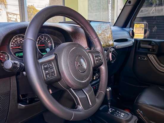 JEEP-WRANGLER-3.6 UNLIMITED SPORT 4X4 V6 GASOLINA 4P AUTOMÁTICO JEEP-WRANGLER-2015
