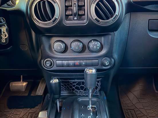 JEEP-WRANGLER-3.6 UNLIMITED SPORT 4X4 V6 GASOLINA 4P AUTOMÁTICO JEEP-WRANGLER-2015