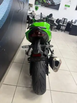 KAWASAKI-NINJA ZX-6R-2025
