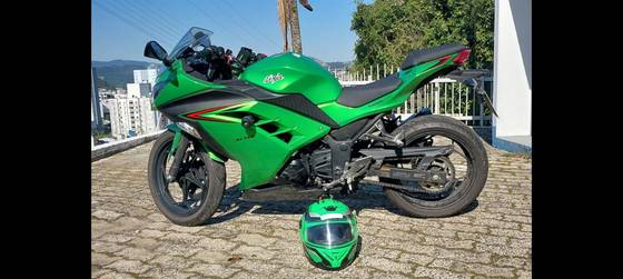 KAWASAKI NINJA 300 