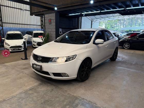 KIA CERATO 1.6 SEDAN 16V GASOLINA 4P MANUAL