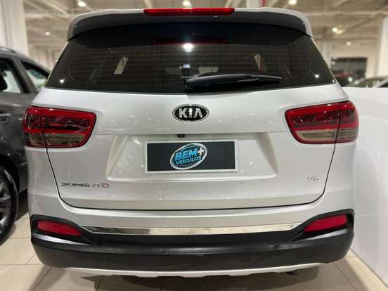 KIA-SORENTO-3.3 V6 GASOLINA EX 7L AUTOMATICO KIA-SORENTO-2015