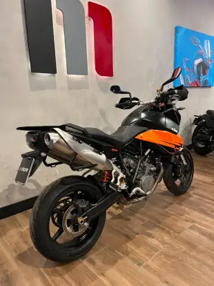 KTM-SUPERMOTO 990T KTM-SUPERMOTO 990T-2010