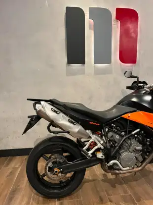 KTM-SUPERMOTO 990T KTM-SUPERMOTO 990T-2010
