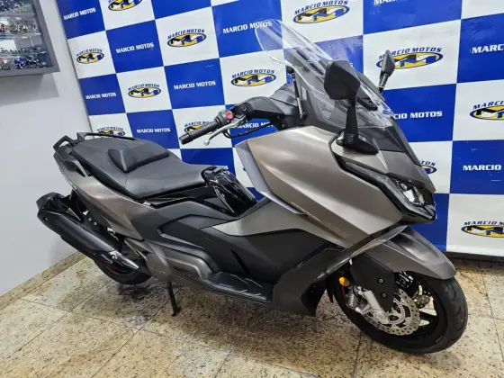 KYMCO AK 550i 