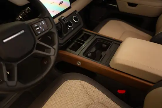 LAND ROVER-DEFENDER-2024