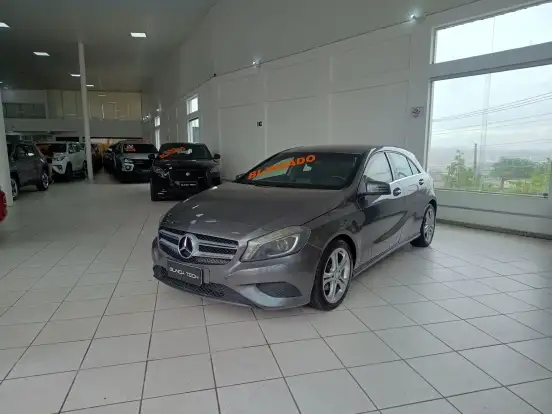 MERCEDES-BENZ-A 200-1.6 TURBO STYLE 16V GASOLINA 4P AUTOMÁTICO MERCEDES-BENZ-A 200-2013