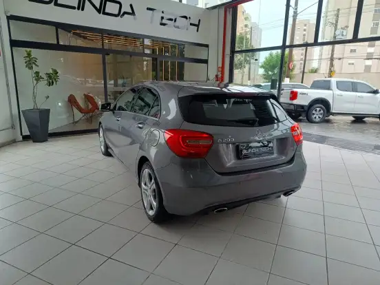 MERCEDES-BENZ-A 200-1.6 TURBO STYLE 16V GASOLINA 4P AUTOMÁTICO MERCEDES-BENZ-A 200-2013