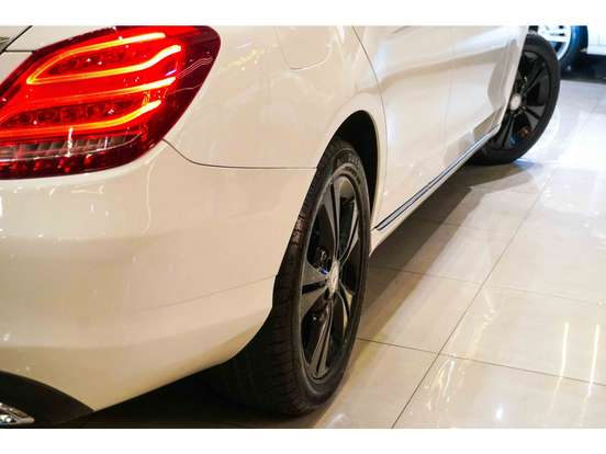 MERCEDES-BENZ-C 180-1.6 CGI AVANTGARDE 16V TURBO GASOLINA 4P AUTOMÁTICO MERCEDES-BENZ-C 180-2016