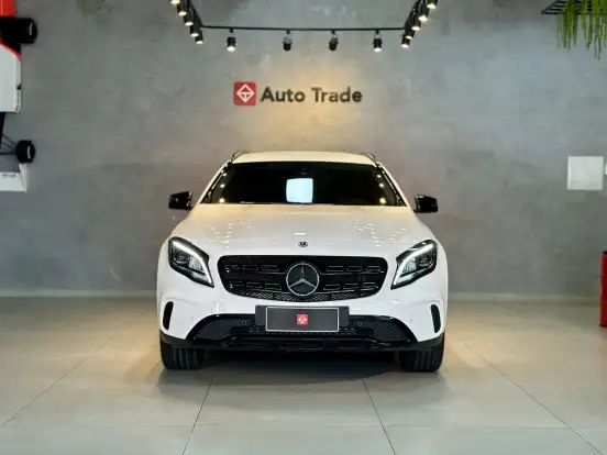 MERCEDES-BENZ-GLA 200-2019