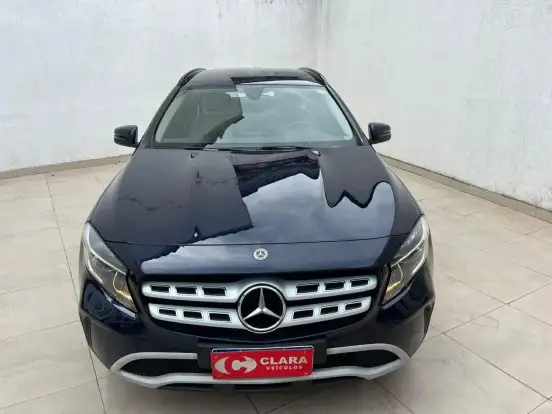 MERCEDES-BENZ-GLA 200-2017