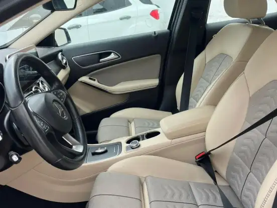 MERCEDES-BENZ-GLA 200-1.6 CGI FLEX STYLE 7G-DCT MERCEDES-BENZ-GLA 200-2017