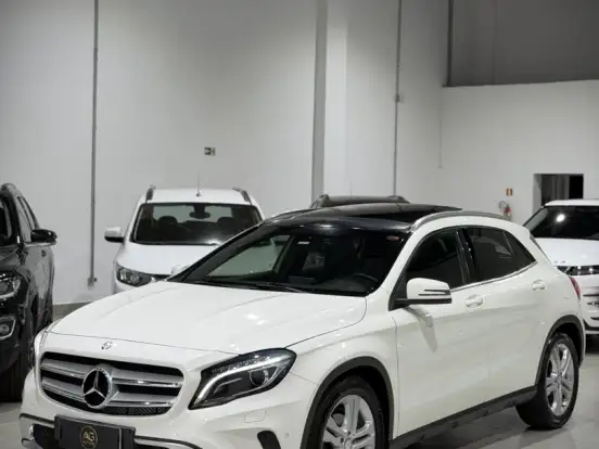 MERCEDES-BENZ-GLA 200-1.6 CGI VISION 16V TURBO FLEX 4P AUTOMÁTICO MERCEDES-BENZ-GLA 200-2014