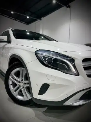 MERCEDES-BENZ-GLA 200-2014