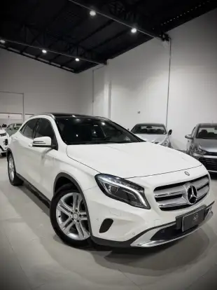 MERCEDES-BENZ-GLA 200-2014