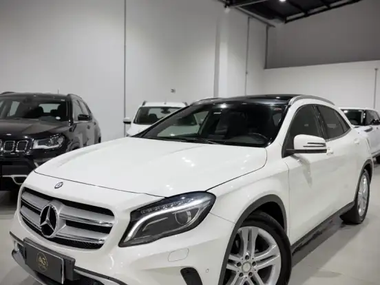 MERCEDES-BENZ-GLA 200-1.6 CGI VISION 16V TURBO FLEX 4P AUTOMÁTICO MERCEDES-BENZ-GLA 200-2014