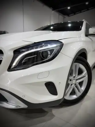 MERCEDES-BENZ-GLA 200-2014