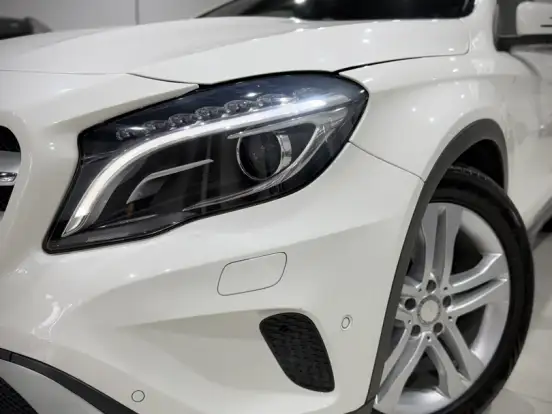 MERCEDES-BENZ-GLA 200-1.6 CGI VISION 16V TURBO FLEX 4P AUTOMÁTICO MERCEDES-BENZ-GLA 200-2014