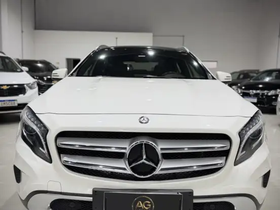 MERCEDES-BENZ-GLA 200-1.6 CGI VISION 16V TURBO FLEX 4P AUTOMÁTICO MERCEDES-BENZ-GLA 200-2014
