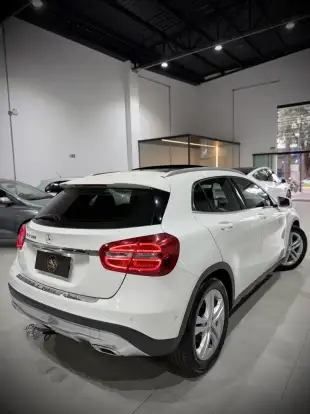 MERCEDES-BENZ-GLA 200-2014