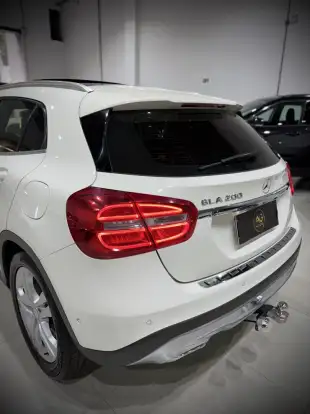 MERCEDES-BENZ-GLA 200-2014