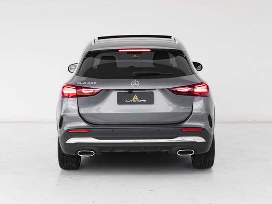 MERCEDES-BENZ-GLA 200-2024