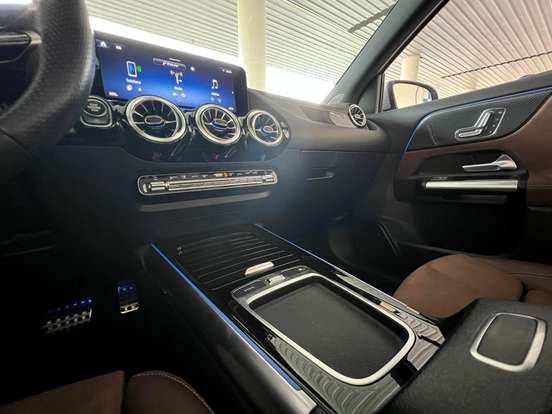 MERCEDES-BENZ-GLA 200-1.3 MHEV AMG LINE 7G-DCT MERCEDES-BENZ-GLA 200-2024