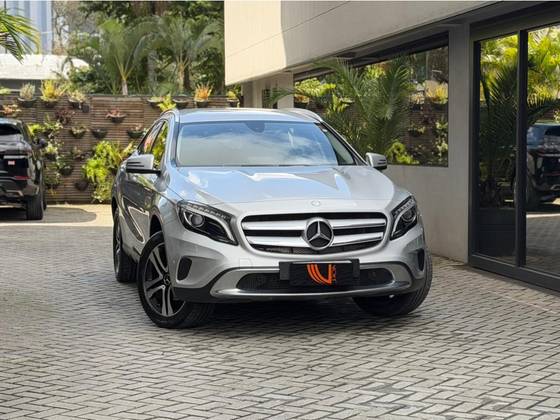MERCEDES-BENZ GLA 200 1.6 CGI ADVANCE 16V TURBO FLEX 4P AUTOMÁTICO