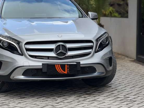 MERCEDES-BENZ-GLA 200-2017