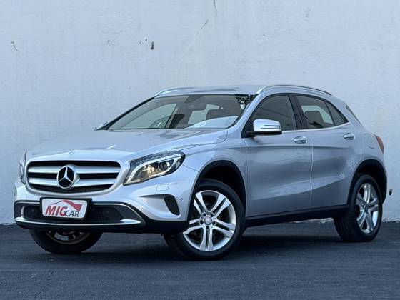 MERCEDES-BENZ GLA 200 1.6 CGI ADVANCE 16V TURBO FLEX 4P AUTOMÁTICO