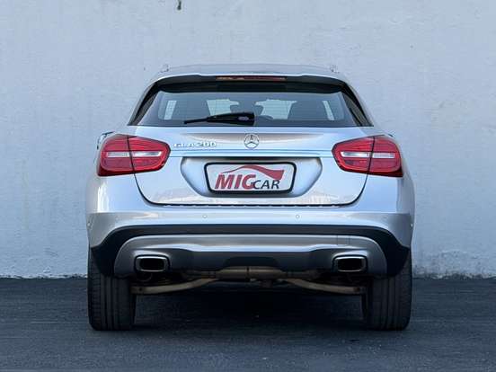 MERCEDES-BENZ-GLA 200-2017