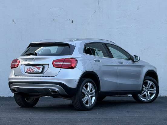 MERCEDES-BENZ-GLA 200-1.6 CGI ADVANCE 16V TURBO FLEX 4P AUTOMÁTICO MERCEDES-BENZ-GLA 200-2017