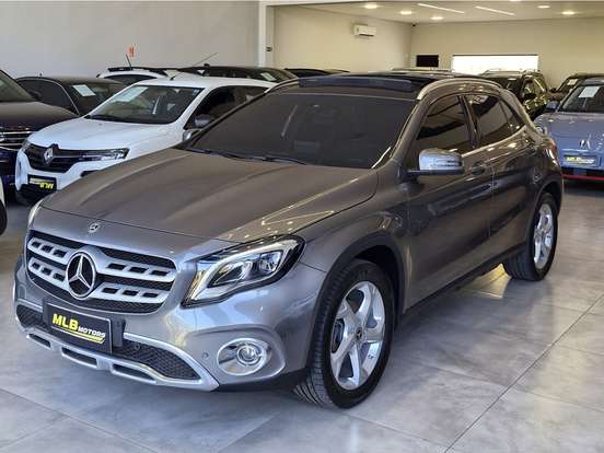 MERCEDES-BENZ-GLA 200-2018