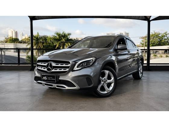MERCEDES-BENZ GLA 200 1.6 CGI FLEX STYLE 7G-DCT
