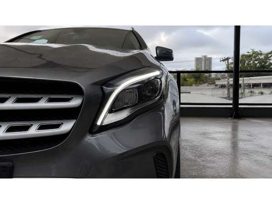 MERCEDES-BENZ-GLA 200-2019