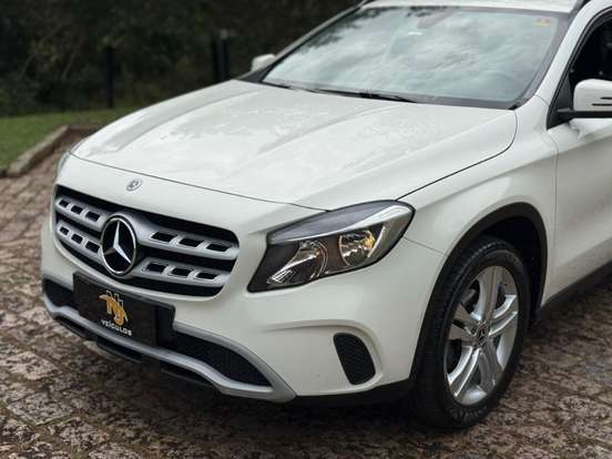 MERCEDES-BENZ-GLA 200-1.6 CGI FLEX STYLE 7G-DCT MERCEDES-BENZ-GLA 200-2018