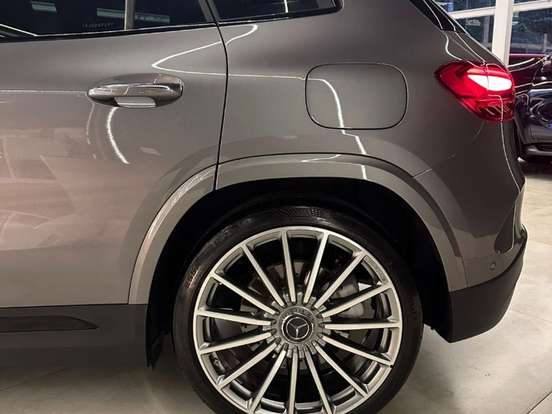 MERCEDES-BENZ-GLA 35 AMG-2024