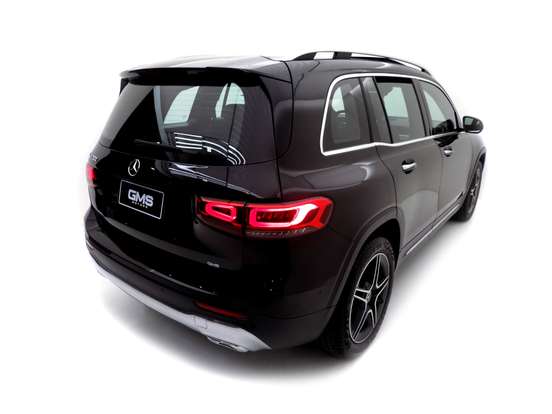 MERCEDES-BENZ-GLB 200-2020
