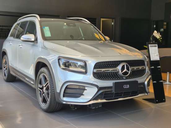 MERCEDES-BENZ-GLB 220-2.0 MHEV AMG LINE 4MATIC 8G-DCT MERCEDES-BENZ-GLB 220-2025